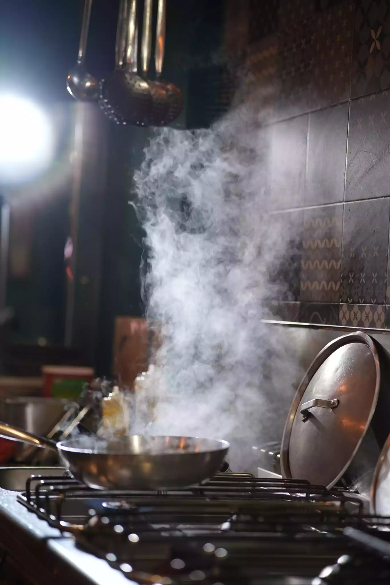 La cucina di Atelier Doria durante il servizio