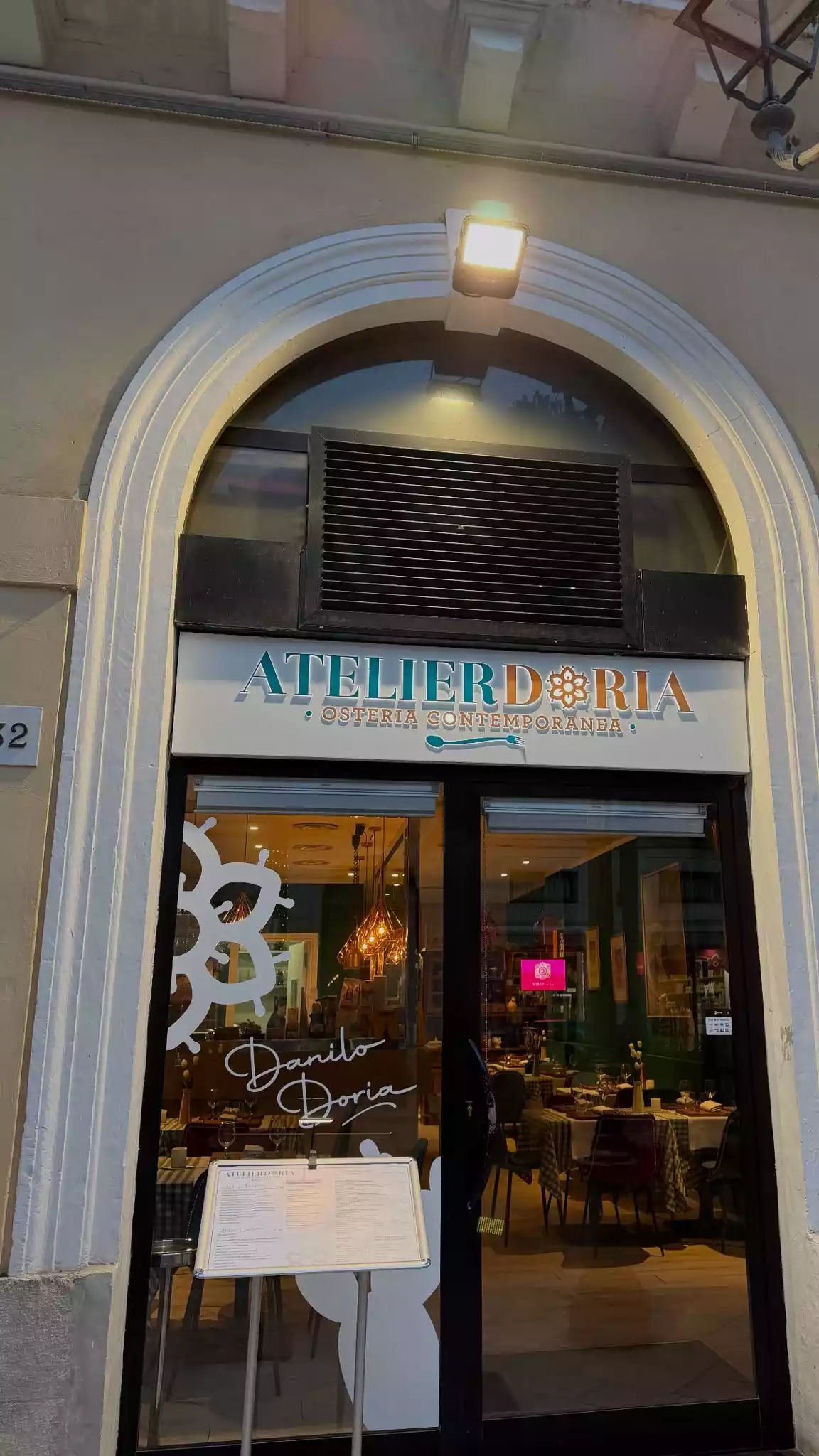 Ingresso di Atelier Doria in Corso Roma 32 a Brindisi