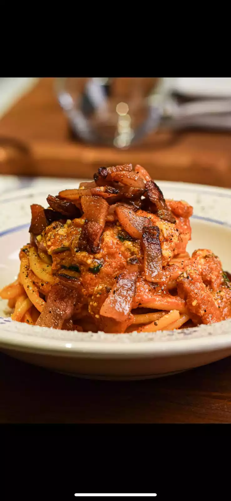 Pasta al pomodoro con guanciale